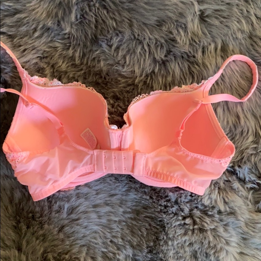 Victoria’s Secret Body by Victoria Lined Demi Bra - Picture 4 of 5